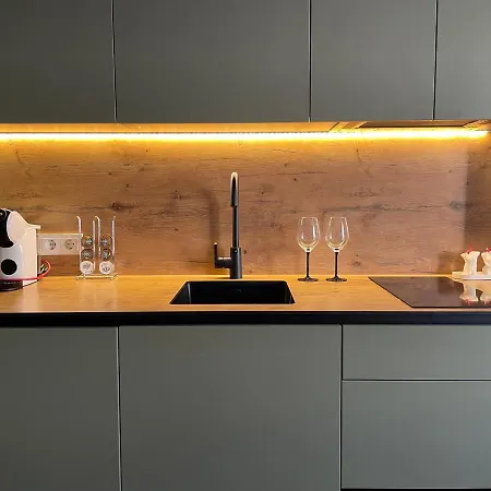 Utopia Apartment *